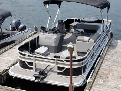Tritoon Fishing & Leisure Cruise on Lake of the Woods