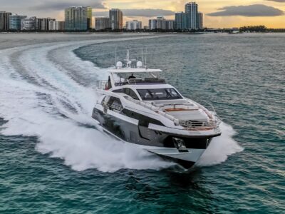 Azimut Grande 88’ Nassau Experience with Jacuzzi | Private Island-Style Yacht Escape