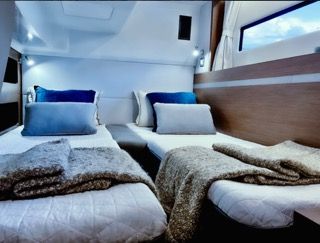 Luxury 50’ Beneteau Yacht Experience in Miami + Open Bar & Jet Ski Included
