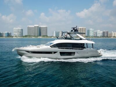 2023 Azimut 68 Fly | Modern Italian Luxury Yacht Charter in Miami
