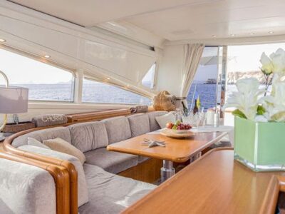 Miami Superyacht Experience | 95ft Leopard with Jacuzzi & High-Speed Performance