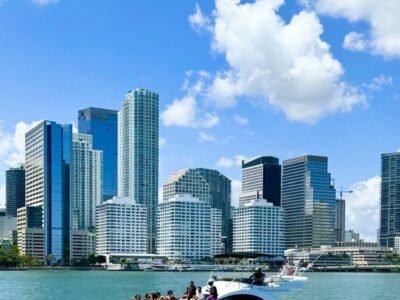Italian Flybridge Elegance – 45ft Azimut D Charter in Miami