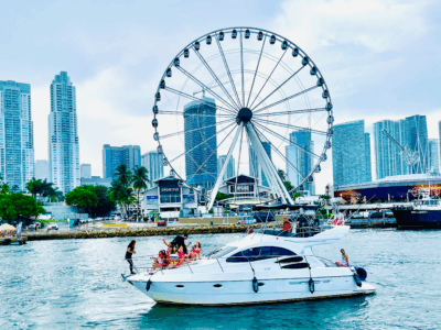 Italian Flybridge Elegance – 45ft Azimut D Charter in Miami