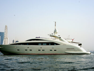 Charter the Fully Refit Plan B (Freedom) Yacht with Jacuzzi in Dubai – Luxury for Up to 30 Guests