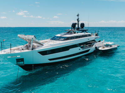 125' Custom Line Superyacht Charter in Miami | Hot Tub, Seabobs & Luxury Crew Included