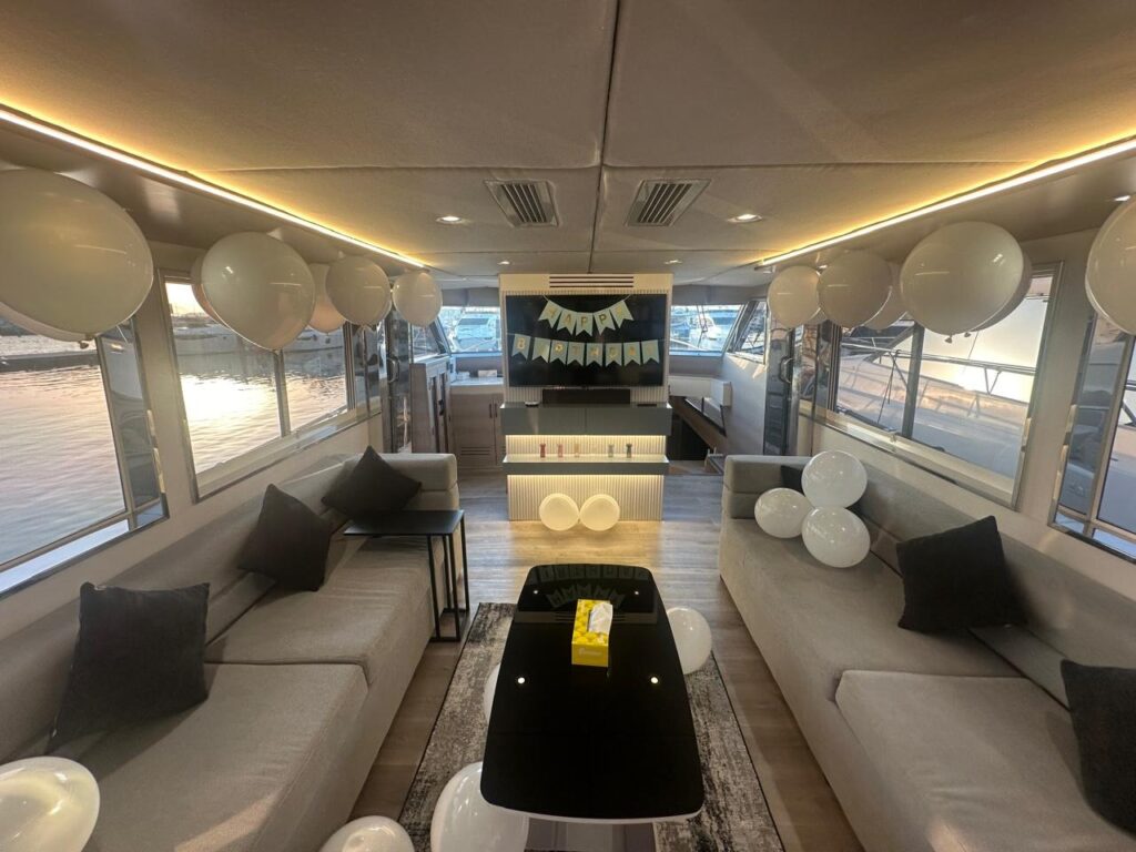 Rent a Yacht in Toronto: Everything You Need to Know | AnchorsBook.com
