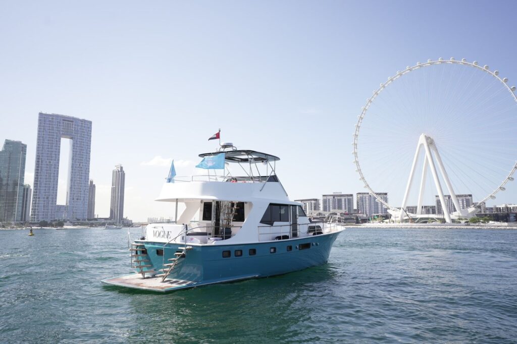 How Much Does it Cost to Rent a Yacht? | AnchorsBook.com