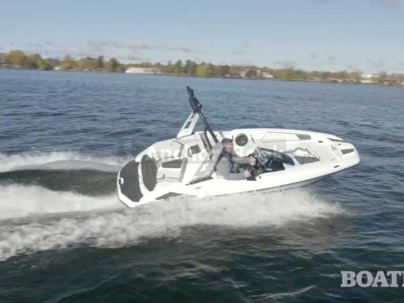 Rent a Yacht in Toronto: Everything You Need to Know | AnchorsBook.com